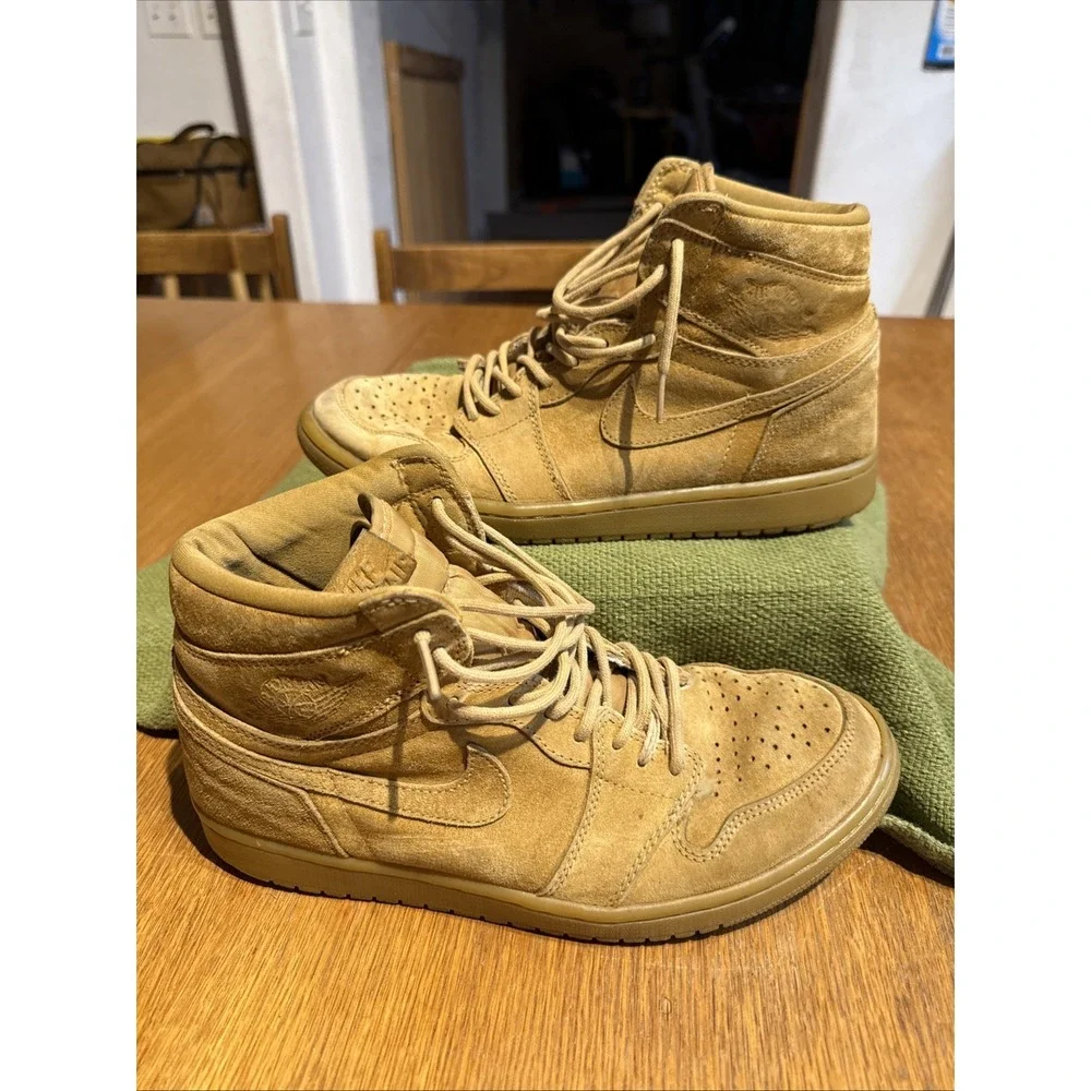 Air Jordan 1 Retro High OG Wheat 2017 555088-710 Mens Size 10 Suede Gum